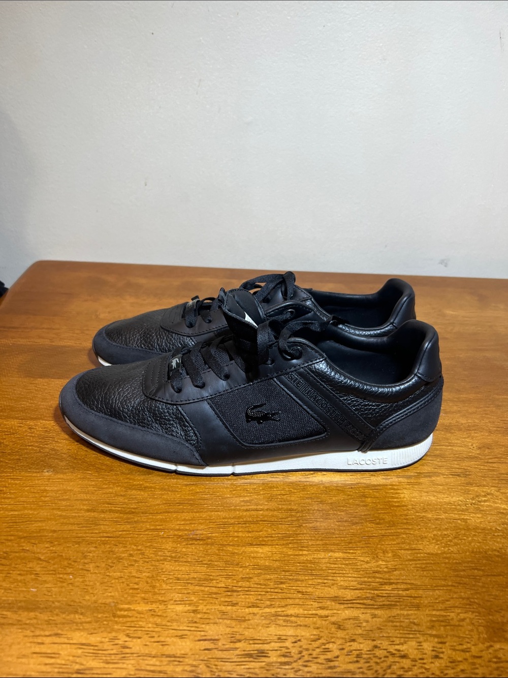LACOSTE MENERVA Sneakers black pebbled leather Size 11